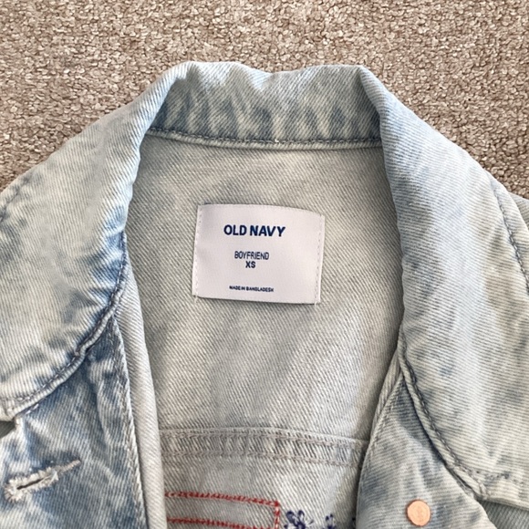 Old Navy Faded Blue Jean Jacket - Picture 3 of 7
